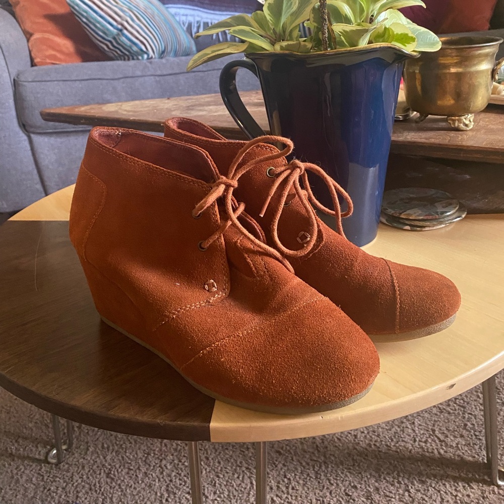 Cambridge Select Classic Chunky Wedge Ankle Bootie